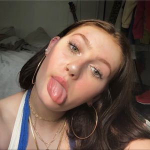 Meet your Posher, Casey